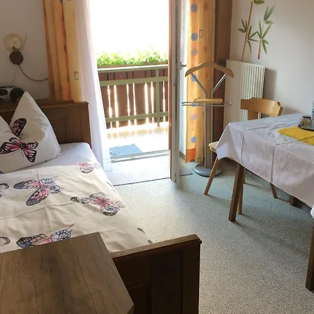 Haus Eder Burgi بيت ضيافة Nikolsdorf
