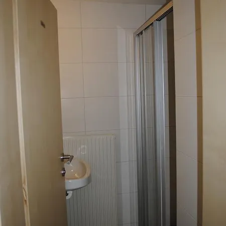 Gasthuis Haus Eder Burgi *